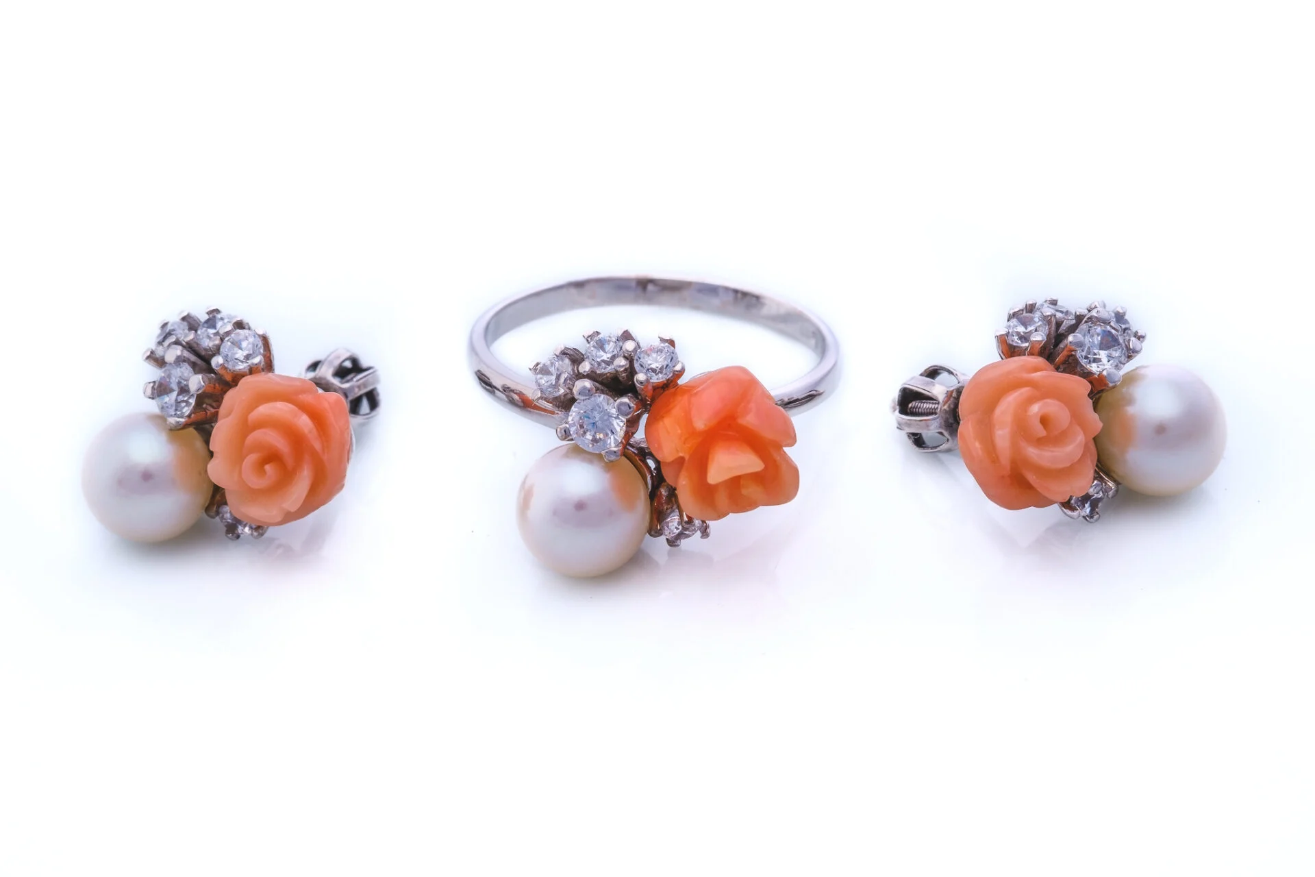 Bílé au oranžový korál kytí dscg0202